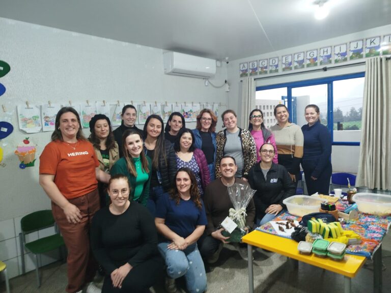 Roca Sales promove formação continuada para profissionais da Educação
