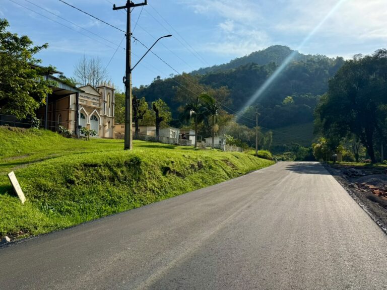 Muçum conclui pavimentação de 1,68 quilômetro na Linha São Faustino e Jovita