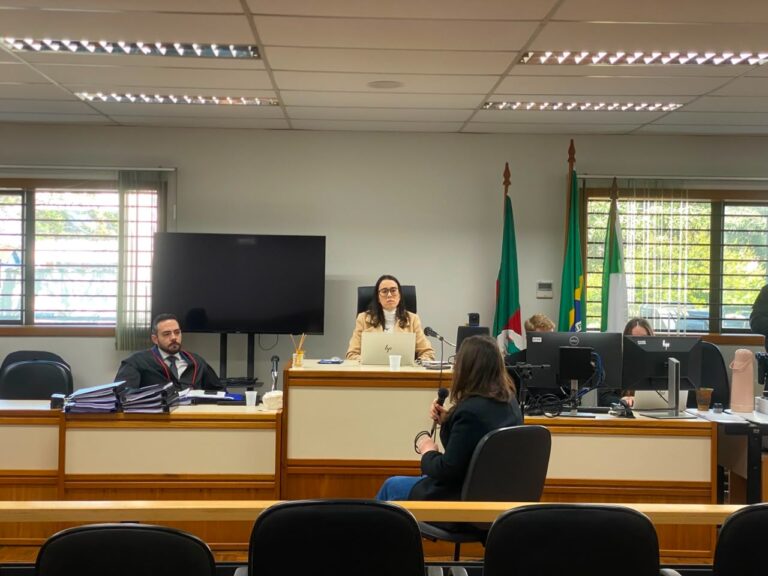 Júri popular leva quatro réus ao banco dos acusados por crime em Anta Gorda