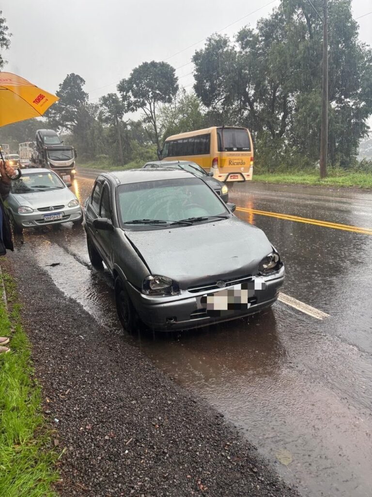Corsa colide com outro veículo na ERS-130 em Lajeado; não há feridos