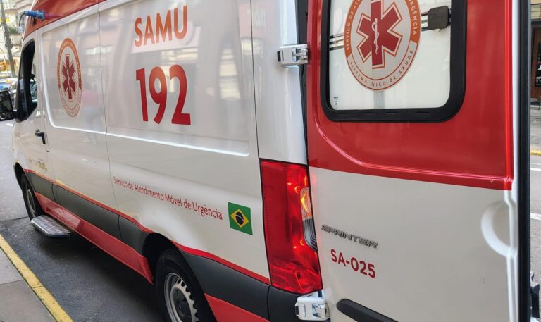 Colisão entre carro e moto deixa dois feridos, em Bento Gonçalves