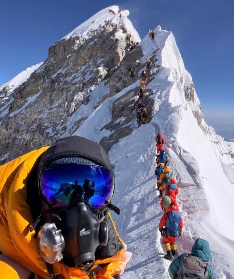 Empresário de Lajeado conquista o cume do Everest e inicia descida pela zona da morte