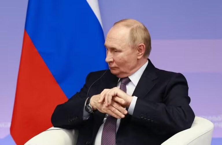 Putin admite possibilidade de paz, mas negociações ainda enfrentam obstáculos