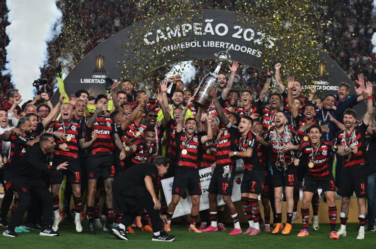 Flamengo e quatro brasileiros são indicados à Bola de Ouro