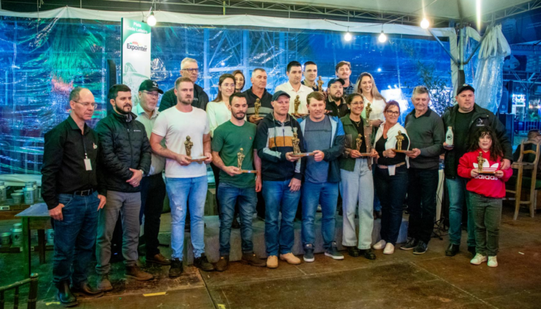 Sete associados da Dália e granja de Nova Bréscia recebem prêmio nacional