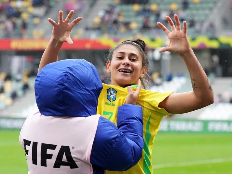 Brasil vence Inglaterra de virada e termina fase de grupos na liderança do Mundial Sub-20