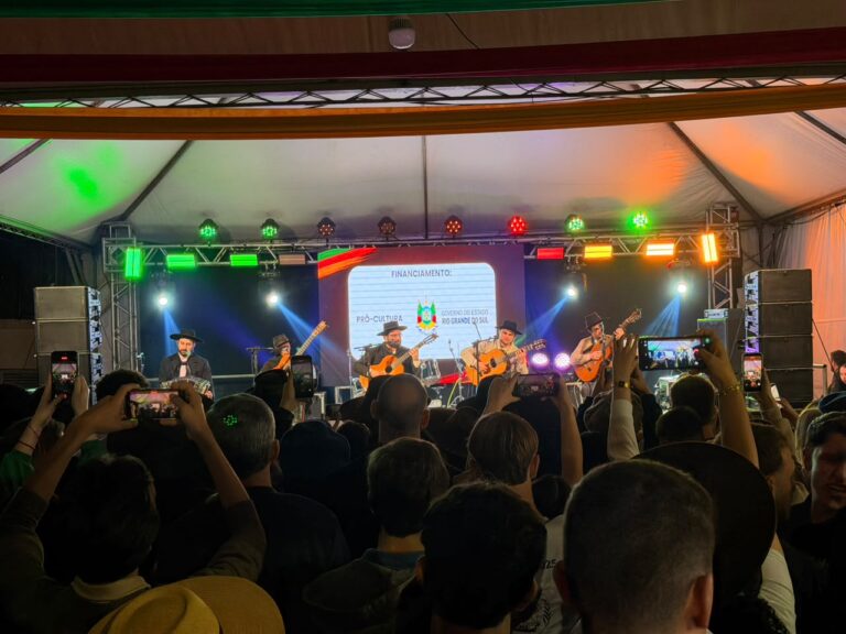 Quarteto Coração de Potro lota espaço de shows do Encontro Farroupilha em Encantado
