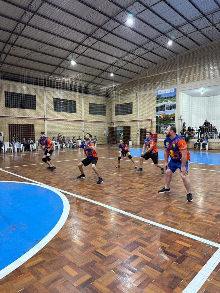 Relvado abre nesta quarta-feira o 2º Campeonato Municipal de Vôlei