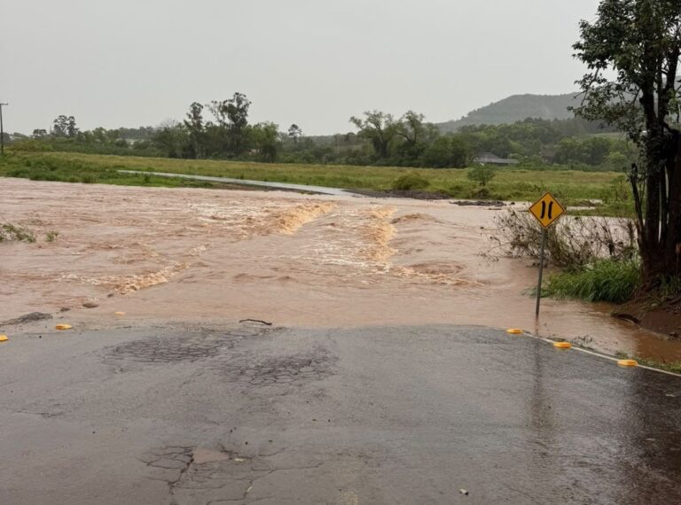 Ponte do Storck é interditada em Forquetinha após chuva intensa