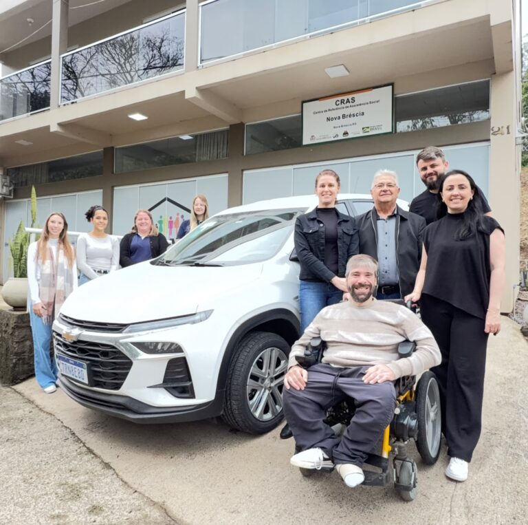 Nova Bréscia entrega novo veículo para reforçar atendimento do CRAS