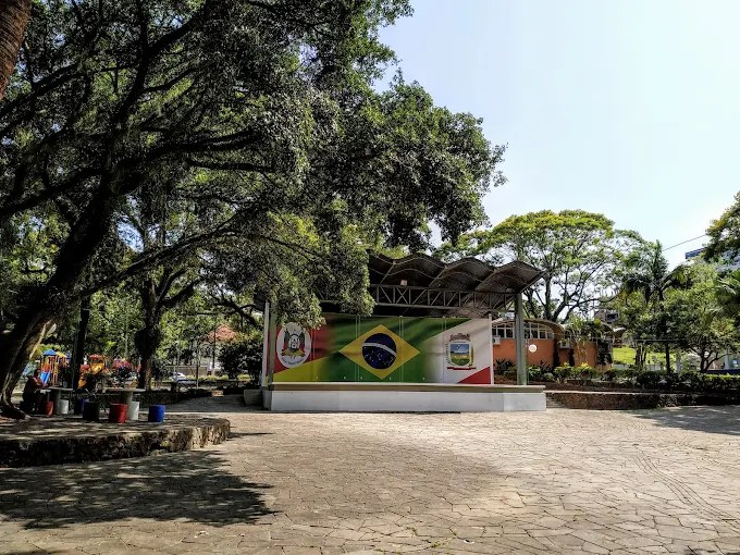 Praça da Bandeira em Encantado receberá ações de saúde gratuitas neste sábado.