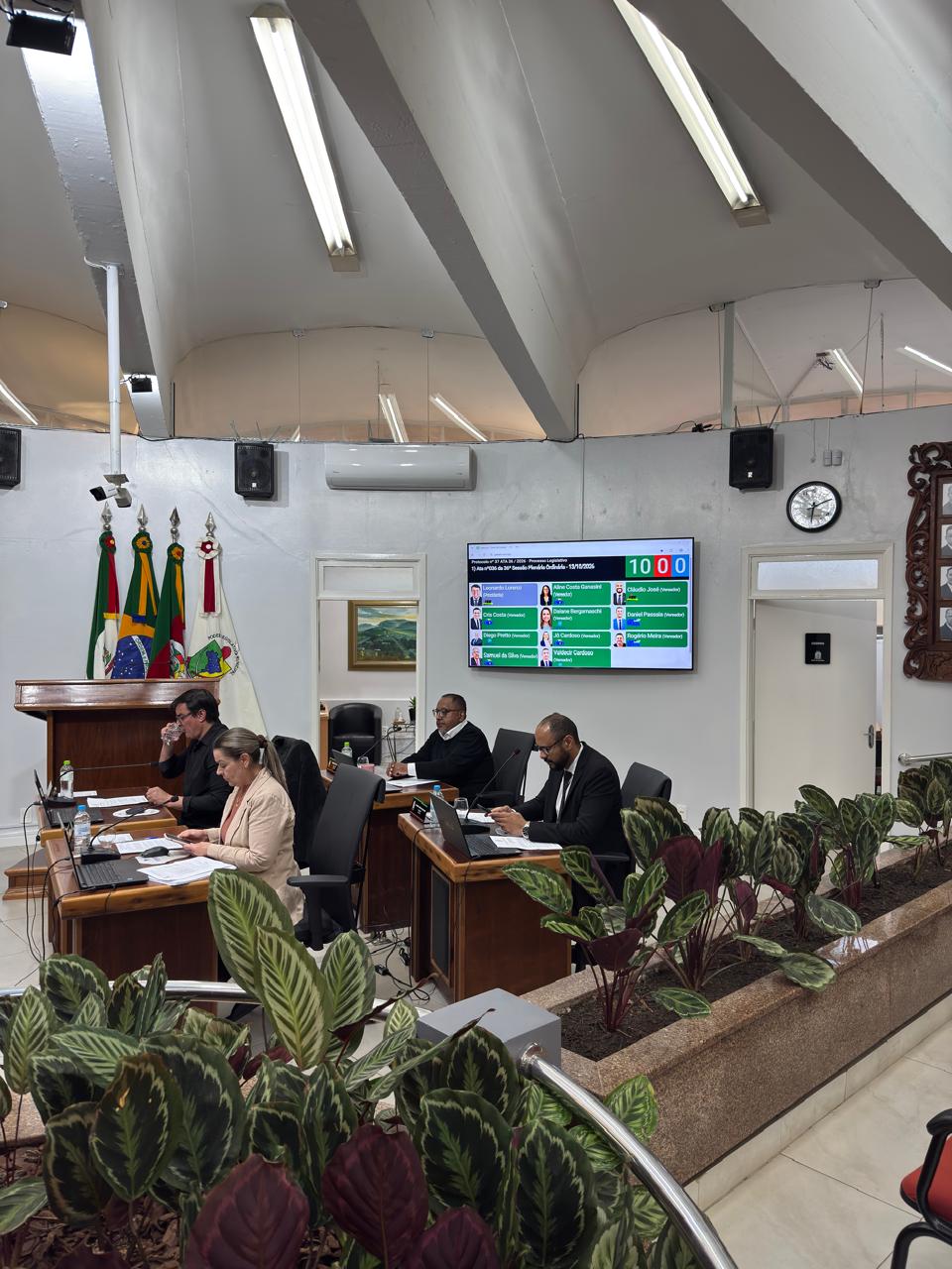 Vereadores de Encantado participam de sessão na Câmara Municipal para debater hidrantes, proteção animal e Lagoas da Garibaldi.
