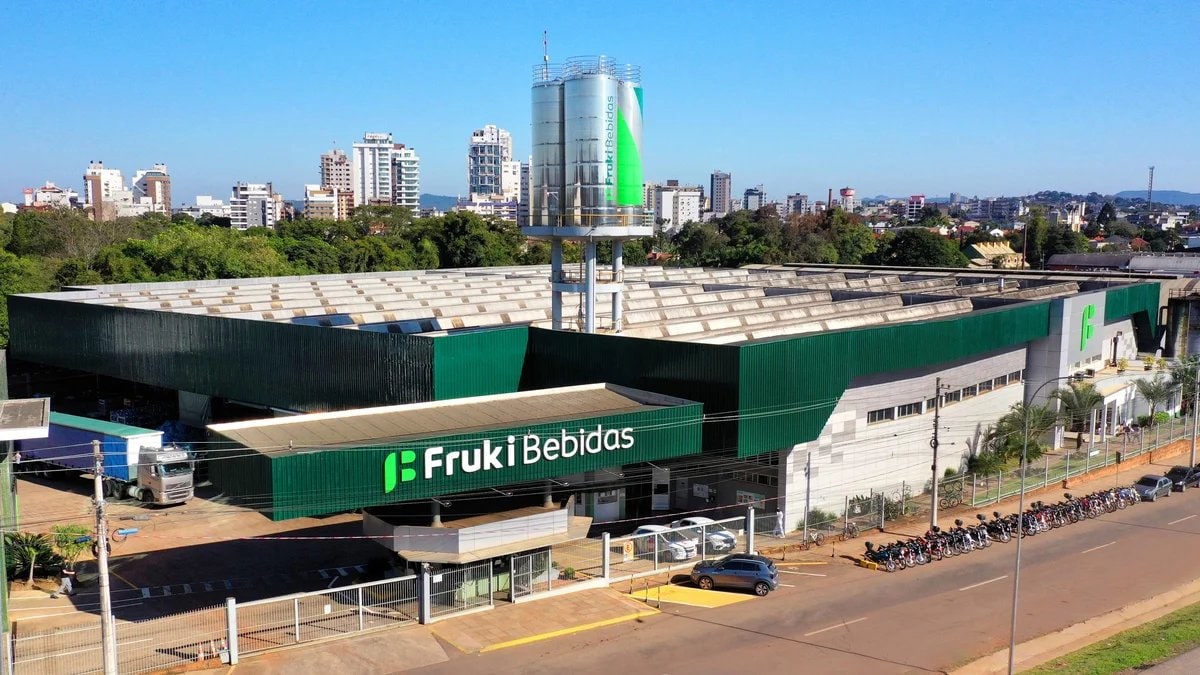 Fábrica da Fruki Bebidas em Lajeado recebe candidatos para preenchimento de vagas de emprego.